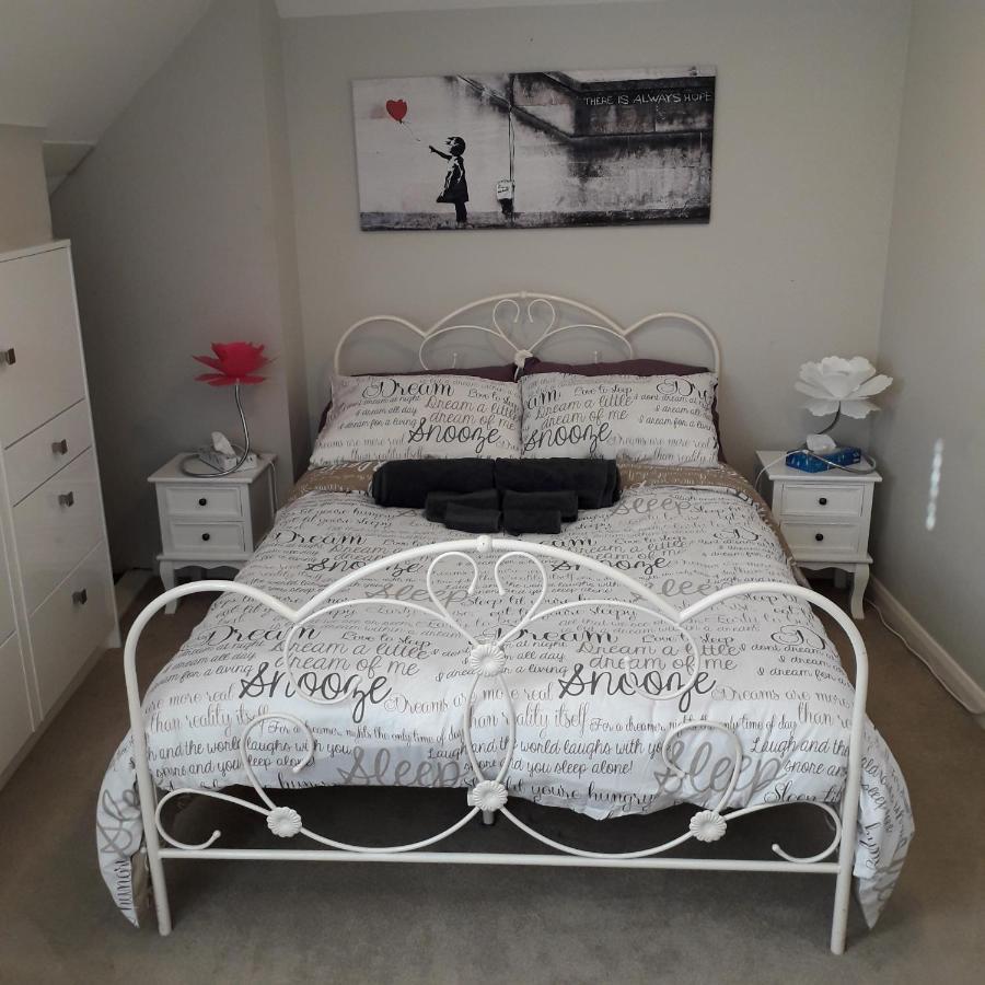 Street Artist Bed & Breakfast Romford Dış mekan fotoğraf